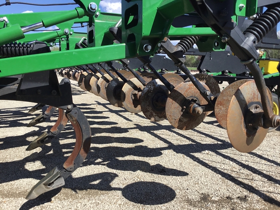 2023 John Deere 2730 Disk Ripper