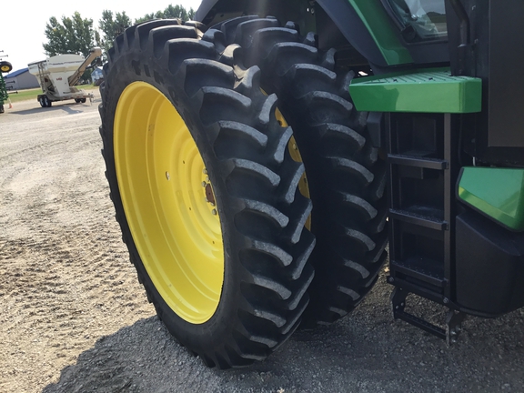 2022 John Deere 8R 340 Tractor