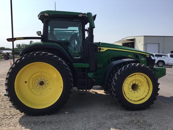 2022 John Deere 8R 340 Tractor