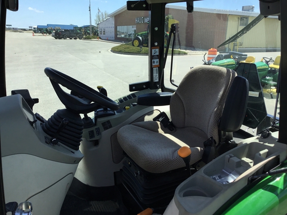 2019 John Deere 3046R Tractor Compact