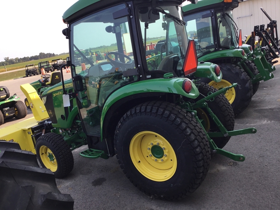 2019 John Deere 3046R Tractor Compact