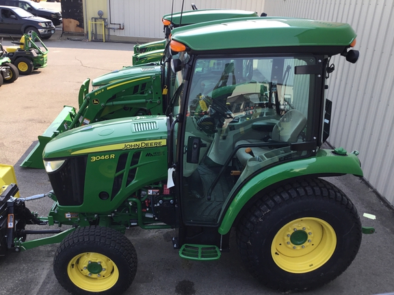 2019 John Deere 3046R Tractor Compact