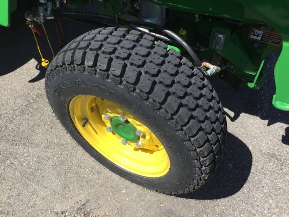 2019 John Deere 3046R Tractor Compact