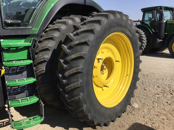 2022 John Deere 8R 310 Tractor