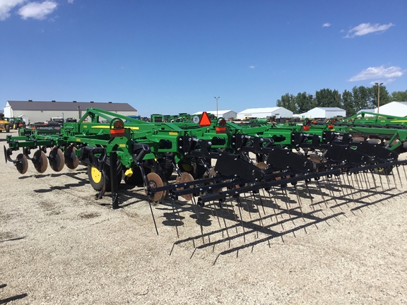 2023 John Deere 2730 Disk Ripper