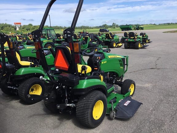 2019 John Deere 1025R Tractor Compact