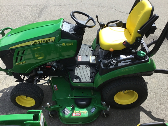 2019 John Deere 1025R Tractor Compact