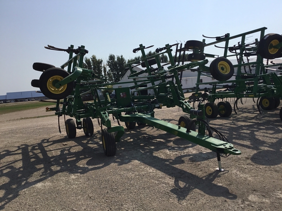 2012 John Deere 2410 Chisel Plow