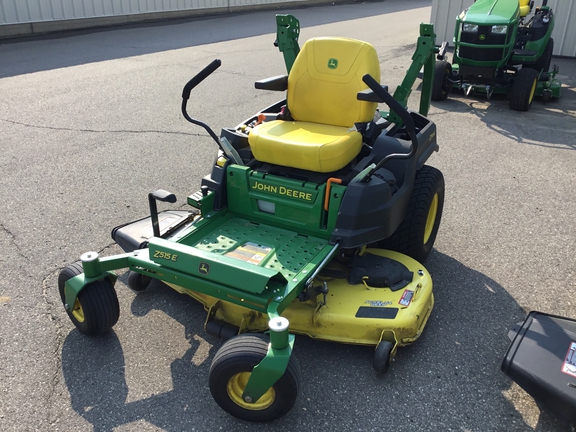 2021 John Deere Z515E Mower/Zero Turn