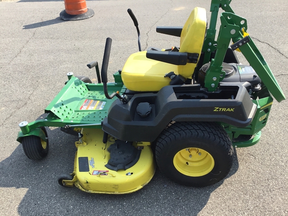 2021 John Deere Z515E Mower/Zero Turn