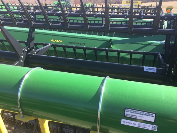 2022 John Deere RD40F Header Combine