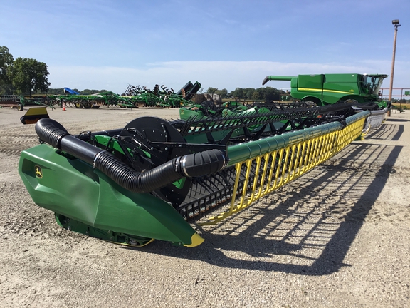 2022 John Deere RD40F Header Combine