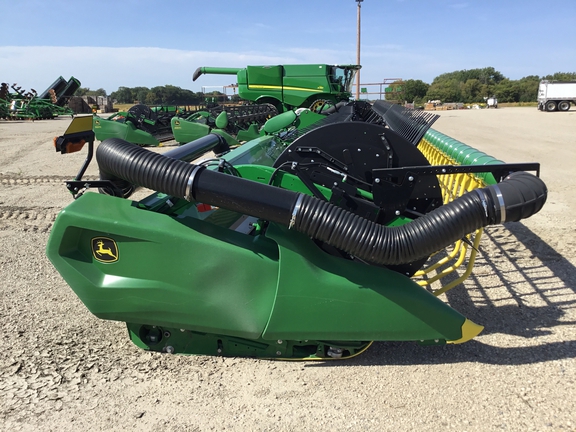 2022 John Deere RD40F Header Combine