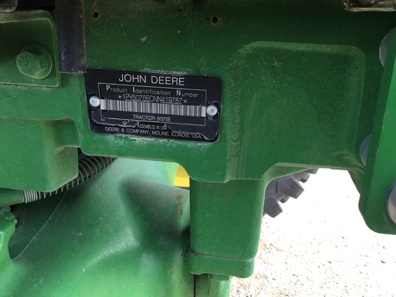 2022 John Deere 5075E Tractor