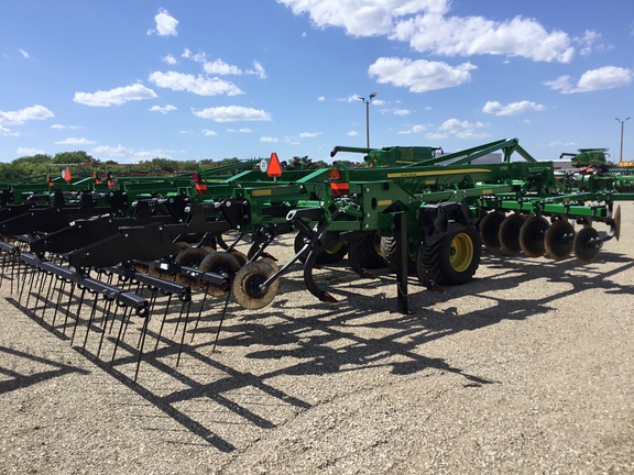 2023 John Deere 2730 Disk Ripper