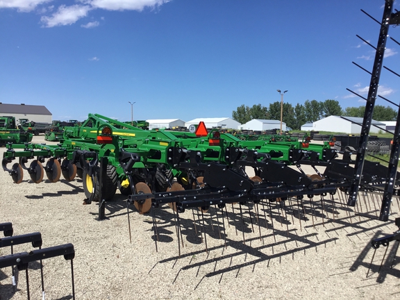 2023 John Deere 2730 Disk Ripper