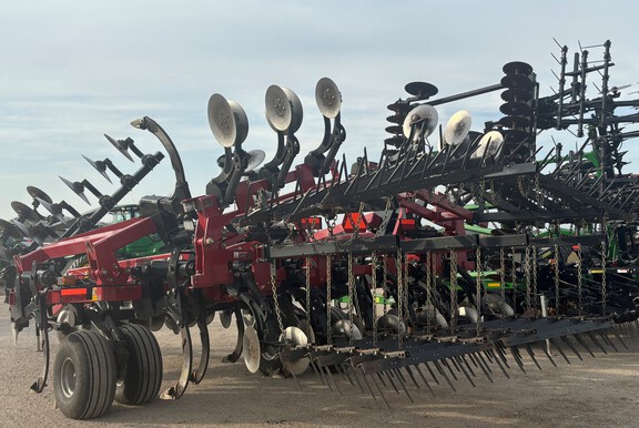 2013 Case IH 870 Disk Ripper