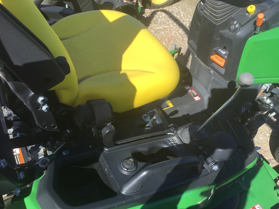 2017 John Deere 1025R Tractor Compact