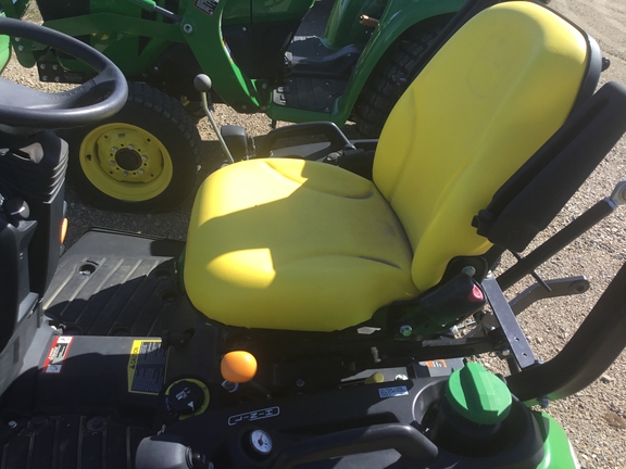 2017 John Deere 1025R Tractor Compact