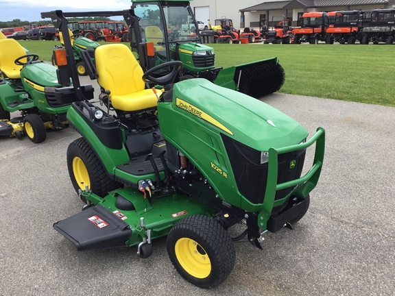 2017 John Deere 1025R Tractor Compact