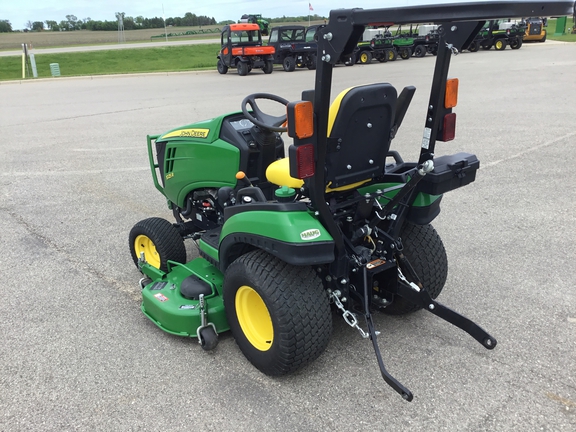 2017 John Deere 1025R Tractor Compact