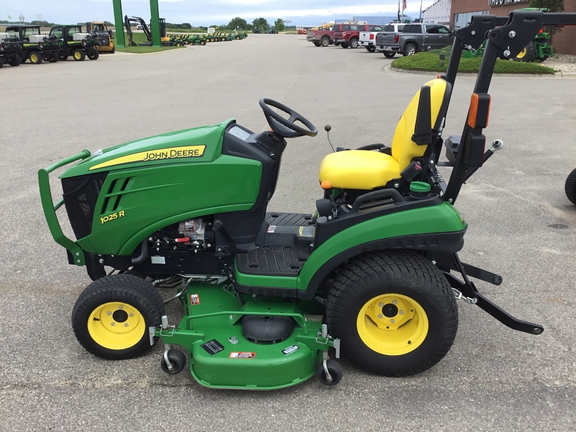 2017 John Deere 1025R Tractor Compact