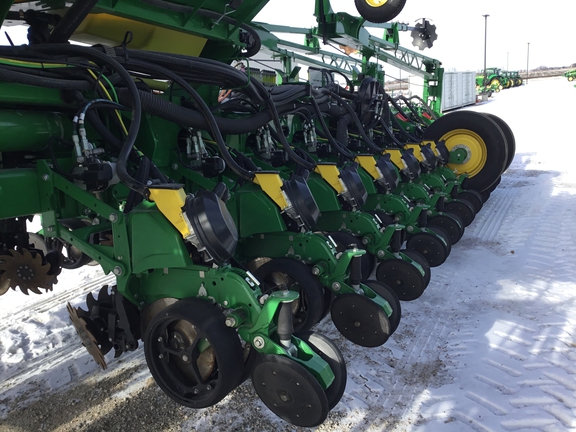 2024 John Deere 1775NT Planter