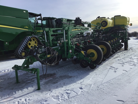 2024 John Deere 1775NT Planter