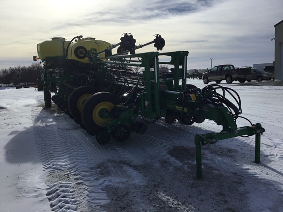 2024 John Deere 1775NT Planter