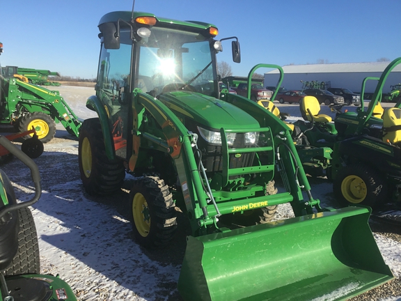 2022 John Deere 3039R Tractor Compact