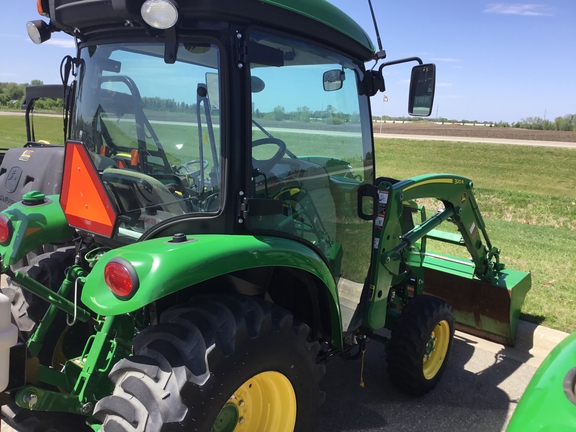 2022 John Deere 3039R Tractor Compact