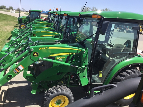 2022 John Deere 3039R Tractor Compact