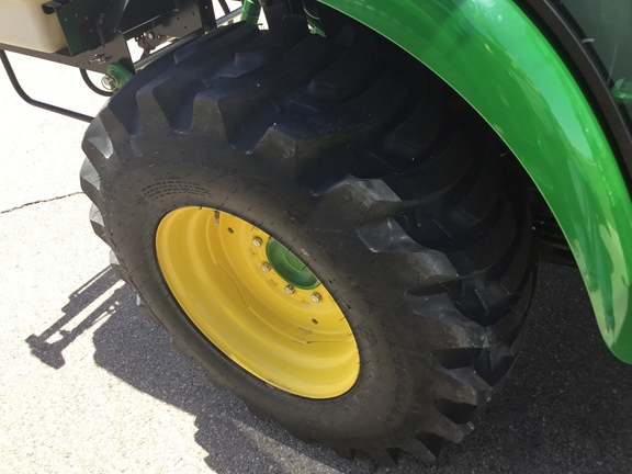 2022 John Deere 3039R Tractor Compact