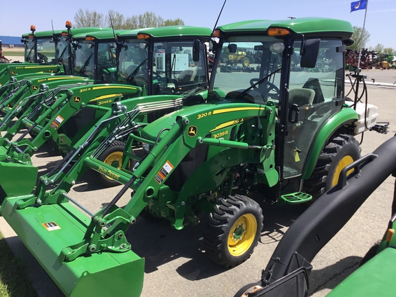 2022 John Deere 3039R Tractor Compact