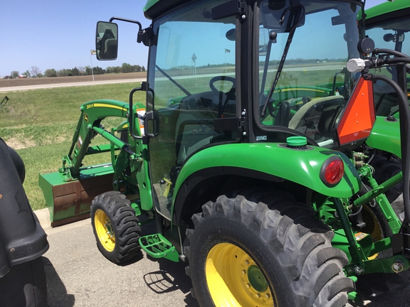 2022 John Deere 3039R Tractor Compact