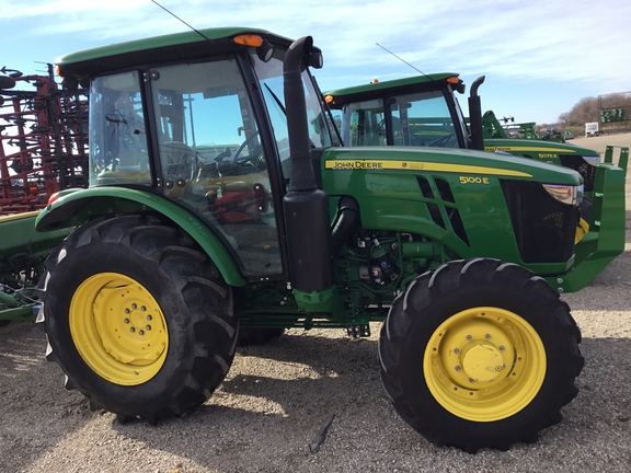 2022 John Deere 5100E Tractor