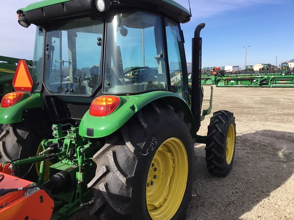 2022 John Deere 5075E Tractor