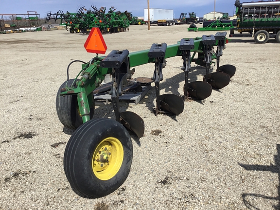 John Deere 2800 Plow