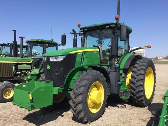 2018 John Deere 7310R Tractor