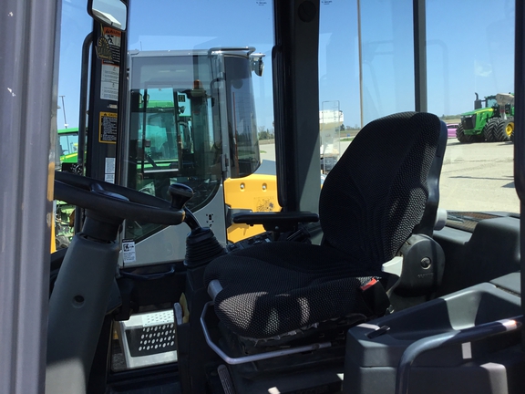 2017 John Deere 324K Compact Utility Loader