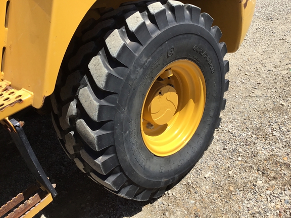 2017 John Deere 324K Compact Utility Loader