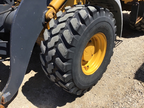 2017 John Deere 324K Compact Utility Loader