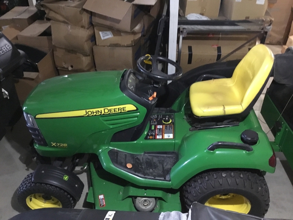 2011 John Deere X728 Garden Tractor