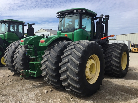 2014 John Deere 9560R Tractor 4WD