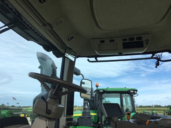 2014 John Deere 9560R Tractor 4WD