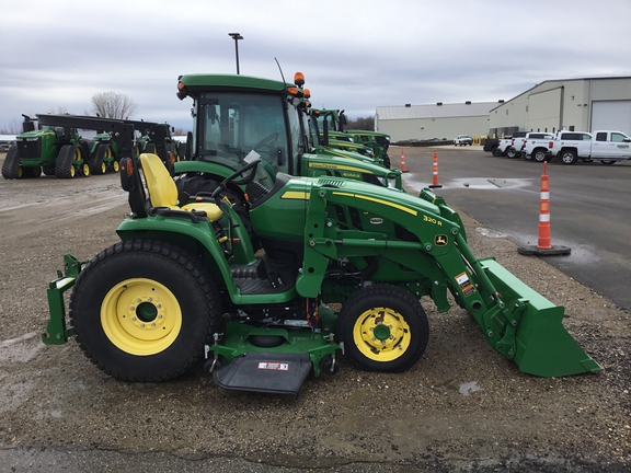 2019 John Deere 3046R Tractor Compact