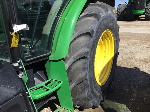 2022 John Deere 5100E Tractor