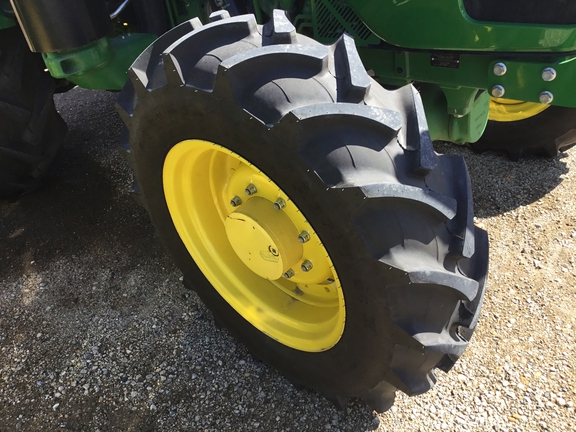 2022 John Deere 5100E Tractor