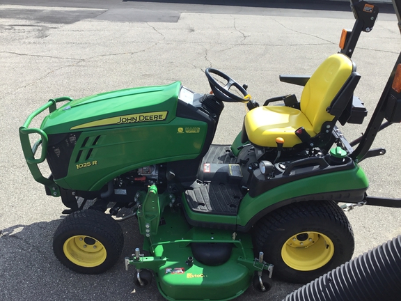2020 John Deere 1025R Tractor Compact