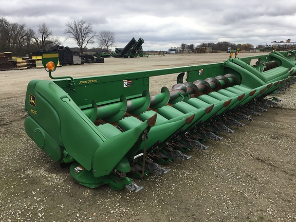 2016 John Deere 612C Header Corn Head